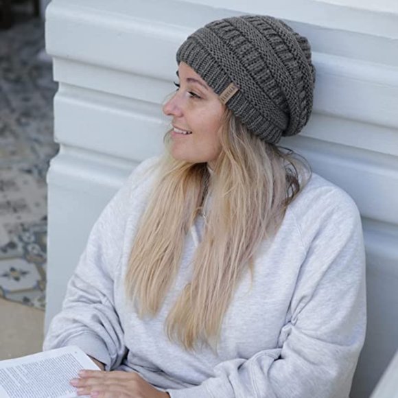 Furtalk Womens OS  Beanie Hat No PomPom Black Knit Stretch - Picture 2 of 4